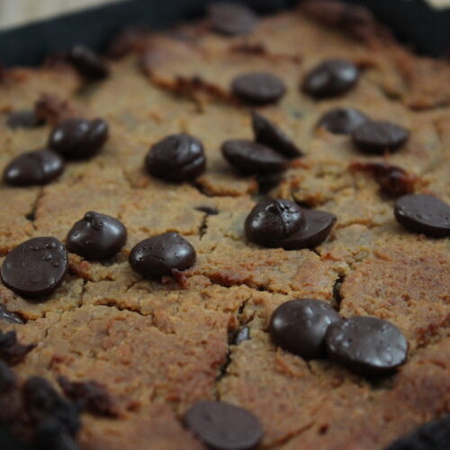 Blondies met kikkererwten
